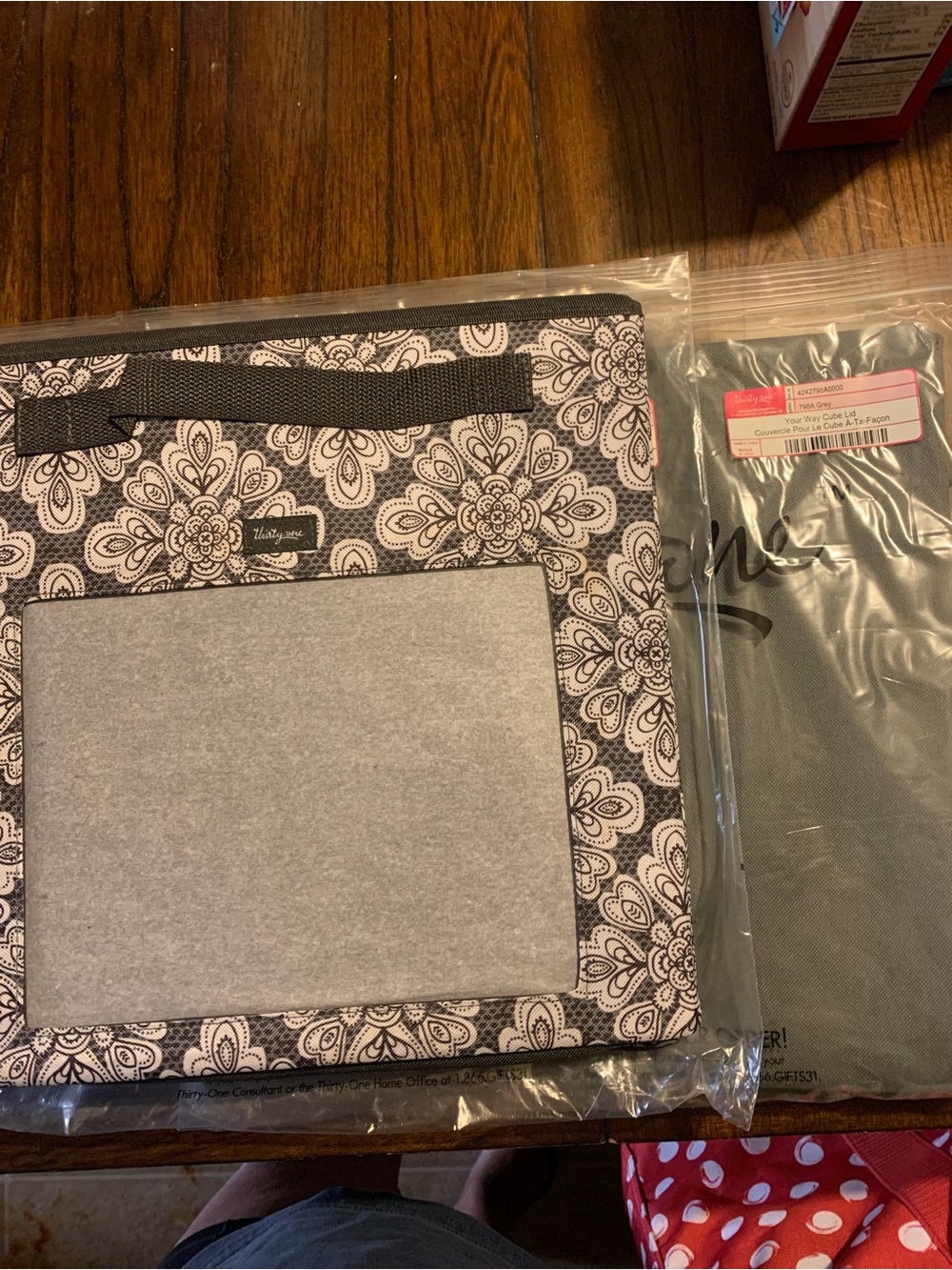 Thirty-One Your Way Cube {in Playful Pinwheel} & Matching Lid {in Grey}